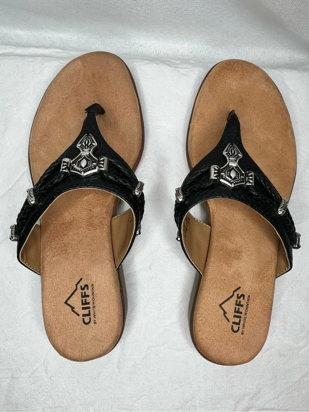 NWOB Cliffs by White Mountain Bailee Black Woven Thong Sandals Size 8M